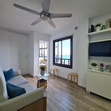 Acogedor Estudio En En Primera Linea De Mar Apartman *